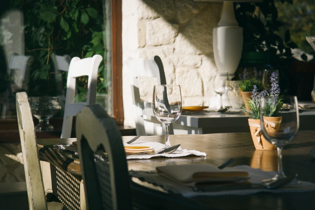 Dining table and chairs set